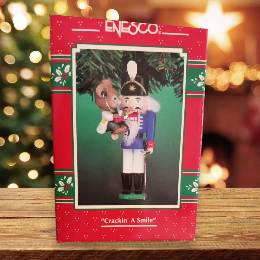 Enesco crackin a smile nutcracker w/doctor mouse ornament 1995